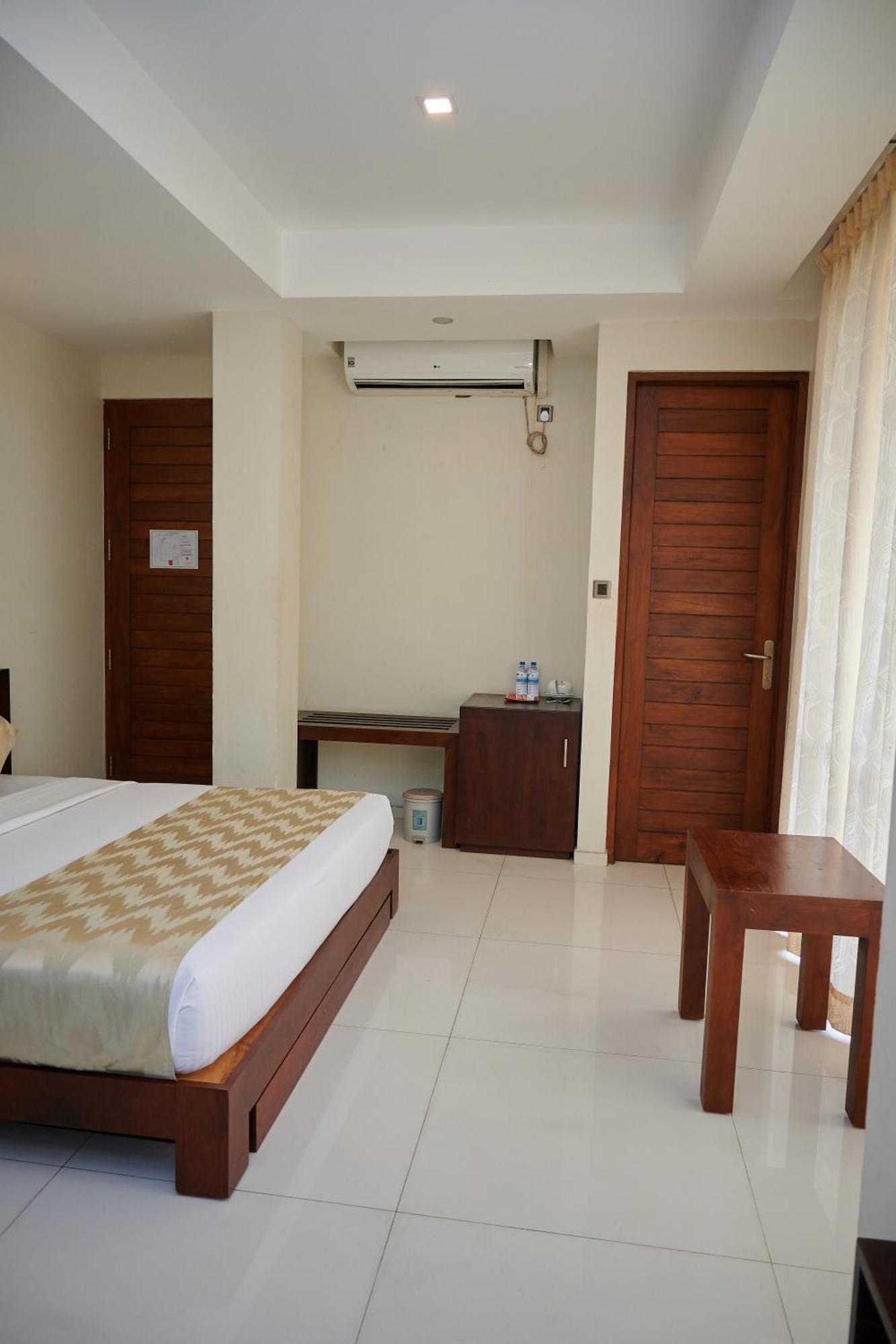Kethumathee Hotel&Banquet Ratnapura Bagian luar foto